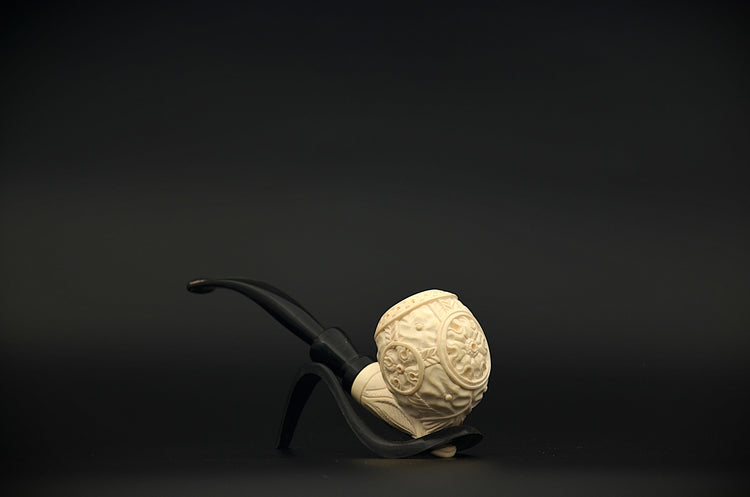 Ornate Relief Classic Meerschaum Pipe