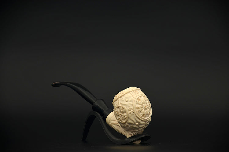 Ornate Relief Classic Meerschaum Pipe
