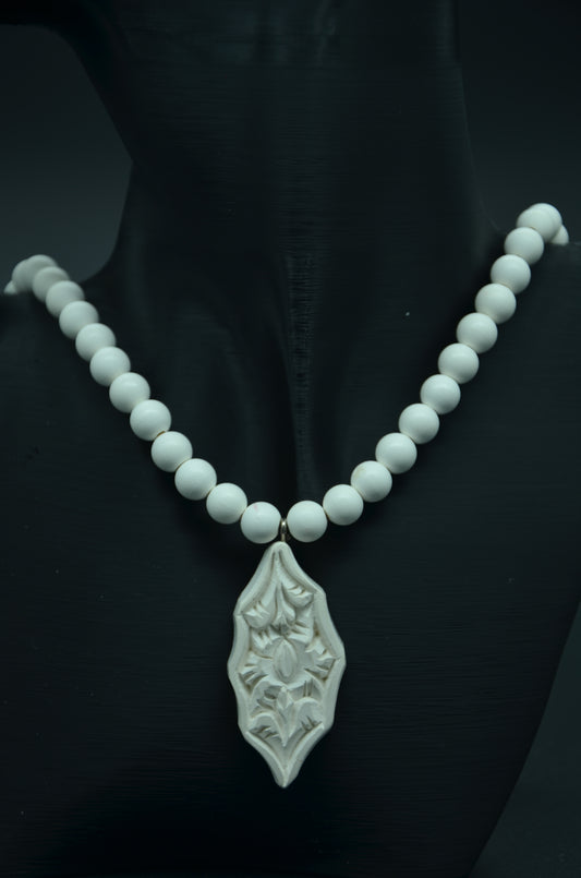 Relief Drop Pendant Meerschaum Necklace
