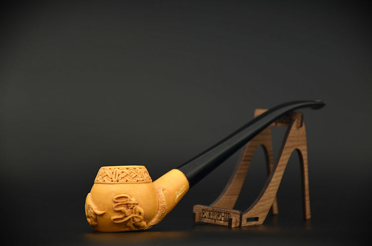Rodeo Bull & Lasso Carved Meerschaum Pipe